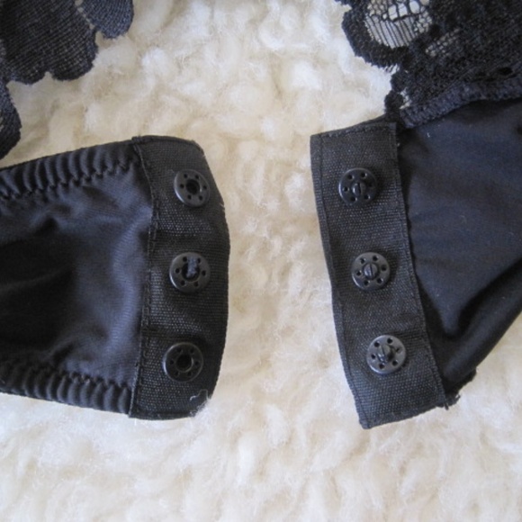 Blush Lace Bodysuit - Picture 9 of 11